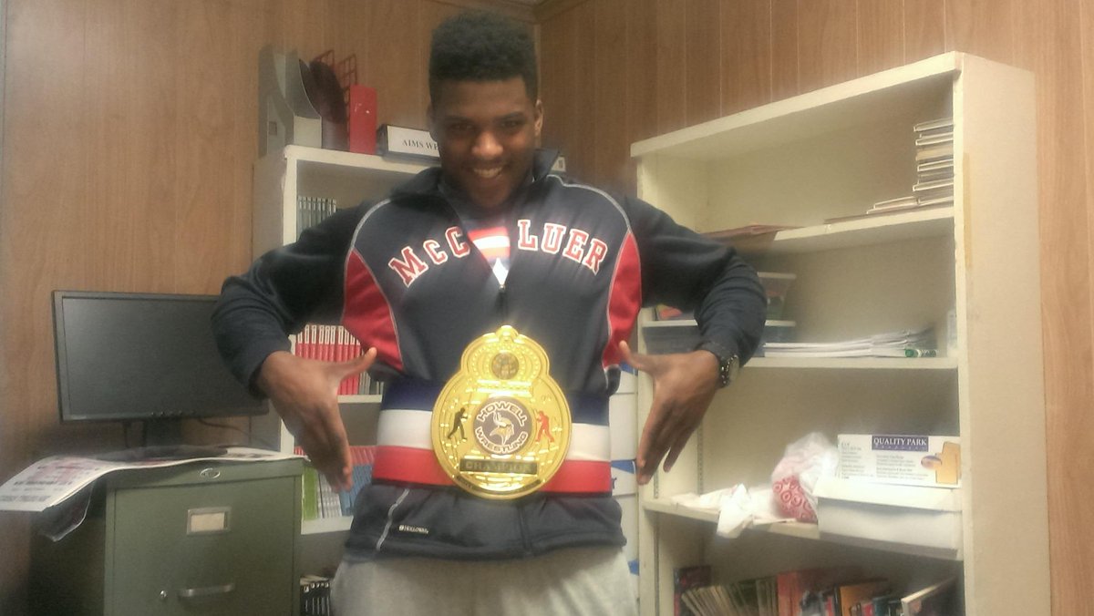 McCluerFootball's tweet photo. Demetrius Thomas McCluer Defensive lineman and wrestler. Won the Francis Howell wrestling tournament. #Ferguson #OTF http://t.co/rUkBmMLxyo