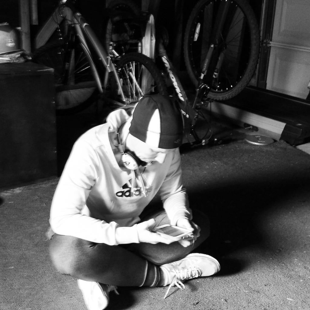 trainretro's tweet photo. #postworkout #trainretro #thewarroom #golift @EmilySonnier http://t.co/A9lT3ppBNX