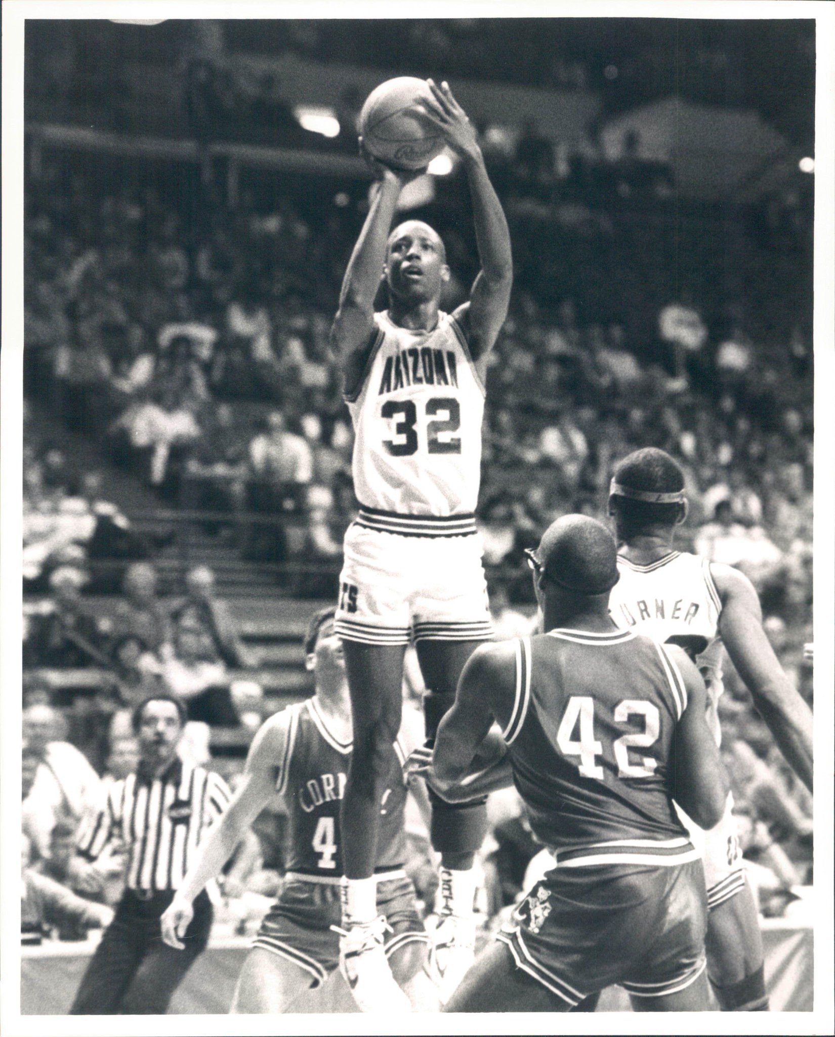 Happy 47th Birthday to great Sean Elliott! 