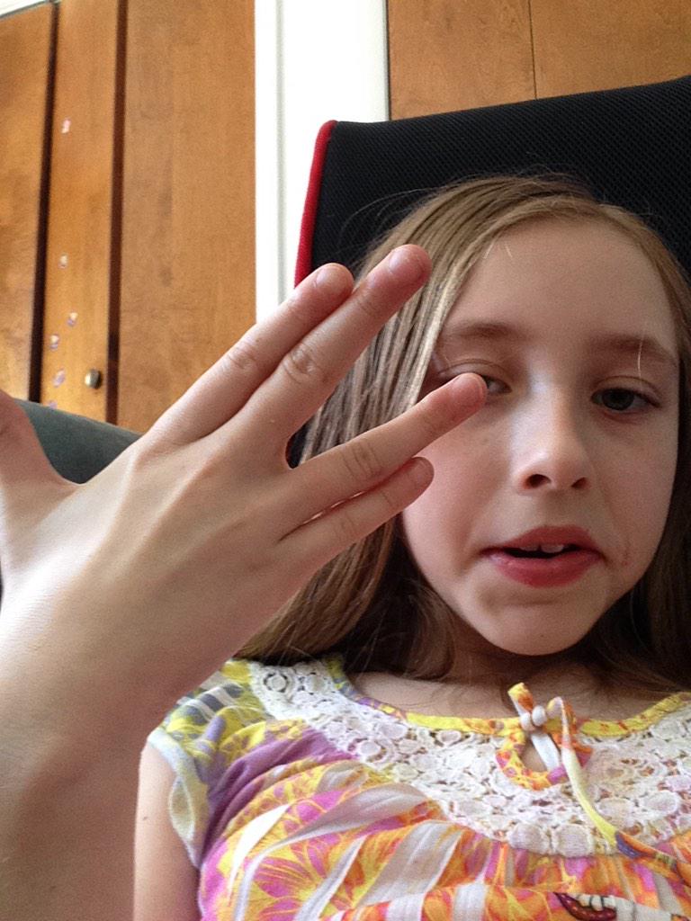 Smalltuber's tweet image. Fingers