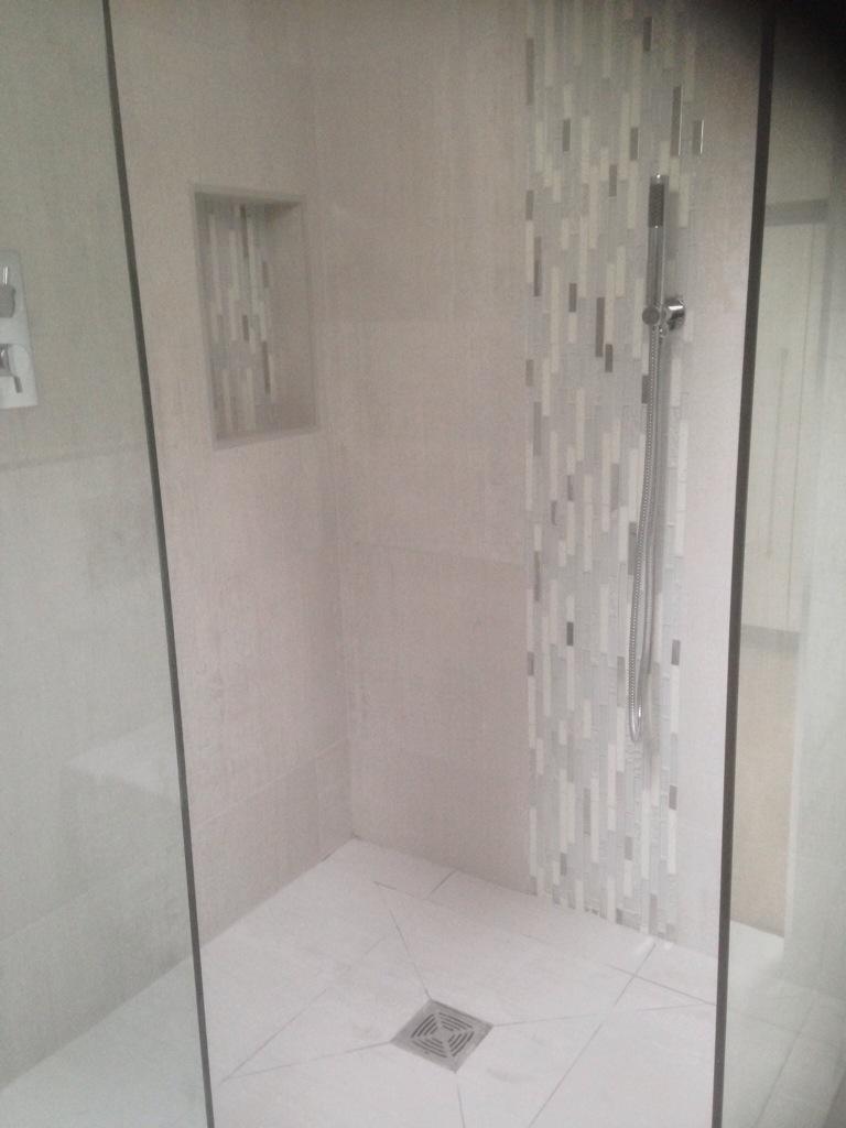 designworkstsb's tweet photo. Second fix #arblu vanity units, tiles by #fioranese using #legnobianco45x90 http://t.co/73fiQFPMXy