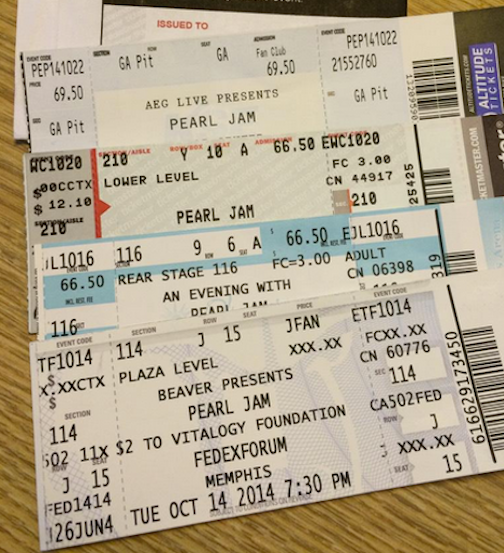 PearlJamCOL's tweet photo. “@PearlJam: Until next time
@angiebabyaz Look what I found in my wallet. Good times #PJFall2014 http://t.co/FAUaGvZQWS” this year Colombia⚡️