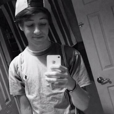 auggie (@txmblrbcy) on Twitter photo 