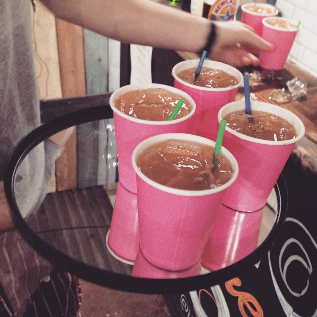 Here's @jamielewislewis keepin the S&amp;C spirit alive hosting a launch event for <a href="/thegentfox/">The Gentleman Fox</a> in't steel city. #bigtings