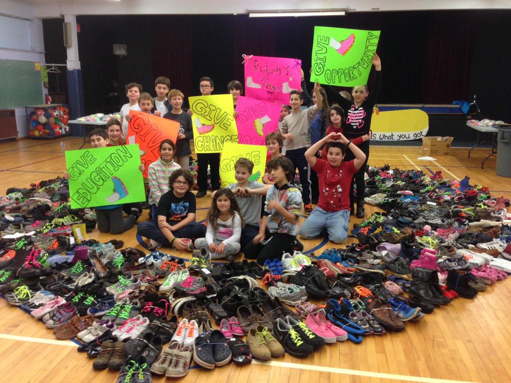 KristyDeBoer's tweet photo. These kids collected 700 pairs of shoes for @RubensShoes. Great end to a great weekend! #itfeelsgoodtogive http://t.co/YU5pJ4PhFw