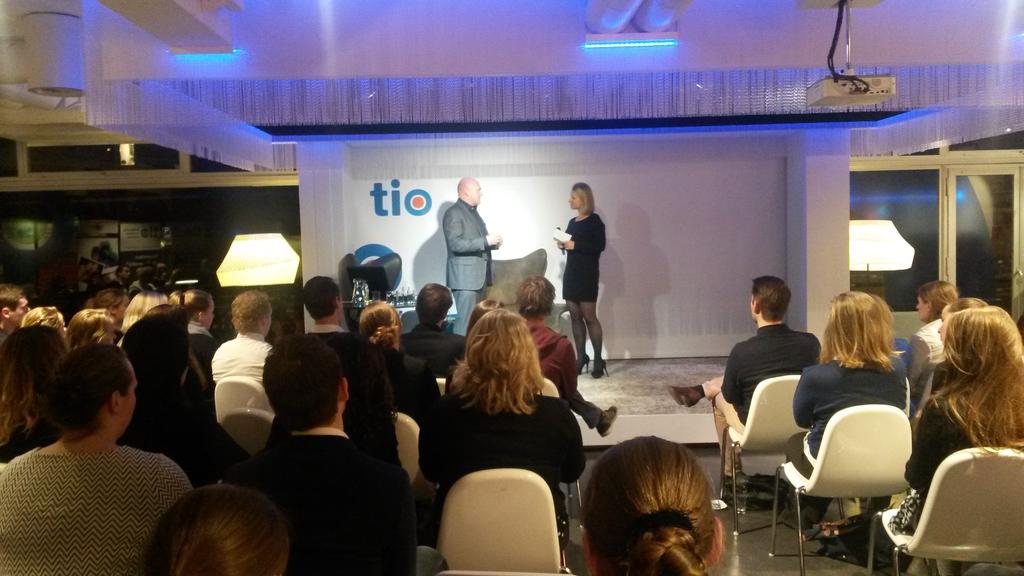 Indrukwekkende masterclass van astronaut Andre Kuipers bij #htio Utrecht #tioalumni Nu vragenronde! #fireaway