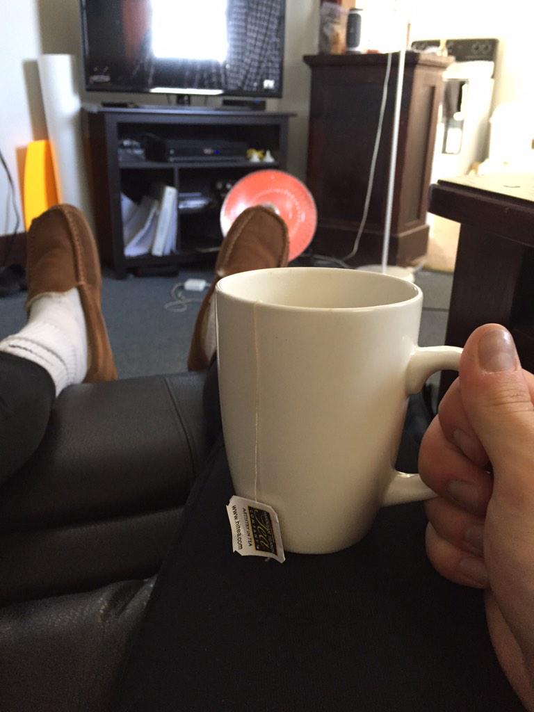 baumann_erik's tweet photo. This is exactly what's needed after sledding @gracemolony @nataschamyers @CarrieRawson http://t.co/y8tLHeOJHu