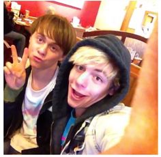 Ross Lynch tweet media