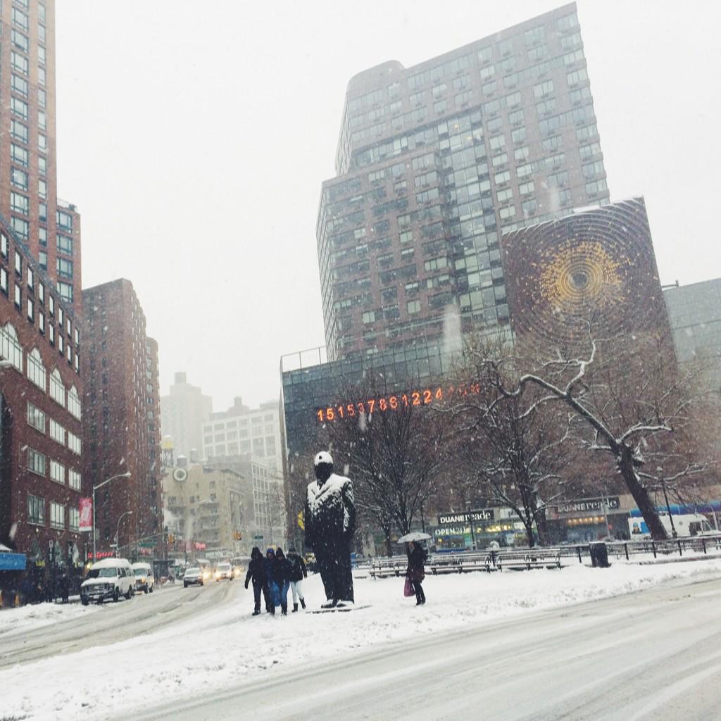 UnionSquareNY's tweet photo. 3:25 PM, #UnionSquare, NYC. 

Think Big sculpture by @jimrennert. #DoYouThinkBig? http://t.co/mGMBS50zQD