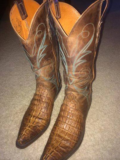 samanthalandrum's tweet image. #FBF getting these amazing boots from #BootDaddy… wear them all the time!