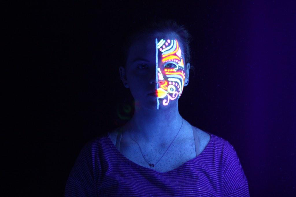 sdkatey's tweet photo. Black light pt 1 http://t.co/tFugMFpPNR