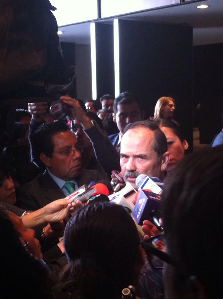 El Presidente de <a href="/AccionNacional/">Acción Nacional</a> <a href="/GustavoMadero/">Gustavo Madero</a> llega a #ReuniónPlenaria