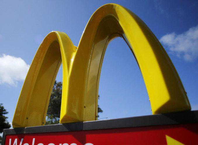 McDonald's aceptará muestras de cariño como forma de pago goo.gl/44Xt9F