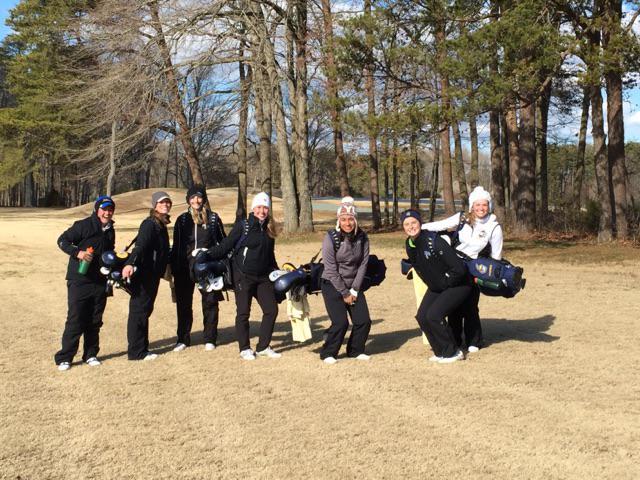 UNCGWGolf's tweet image. Only people on the course when it&apos;s windy and chilly!! We&apos;re getting better! #solidpractice #mentaltoughness