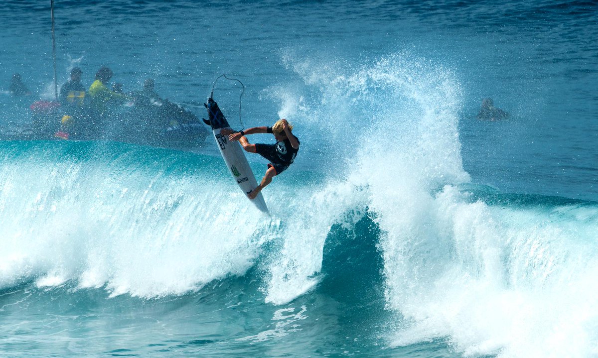 Congratulations <a href="/johnjohnflorenc/">john john florence</a>, winner of the 2015 #VolcomPipePro!! bit.ly/VolcomPipeLIVE Photo: <a href="/bielmannphoto/">Brian Bielmann</a>
