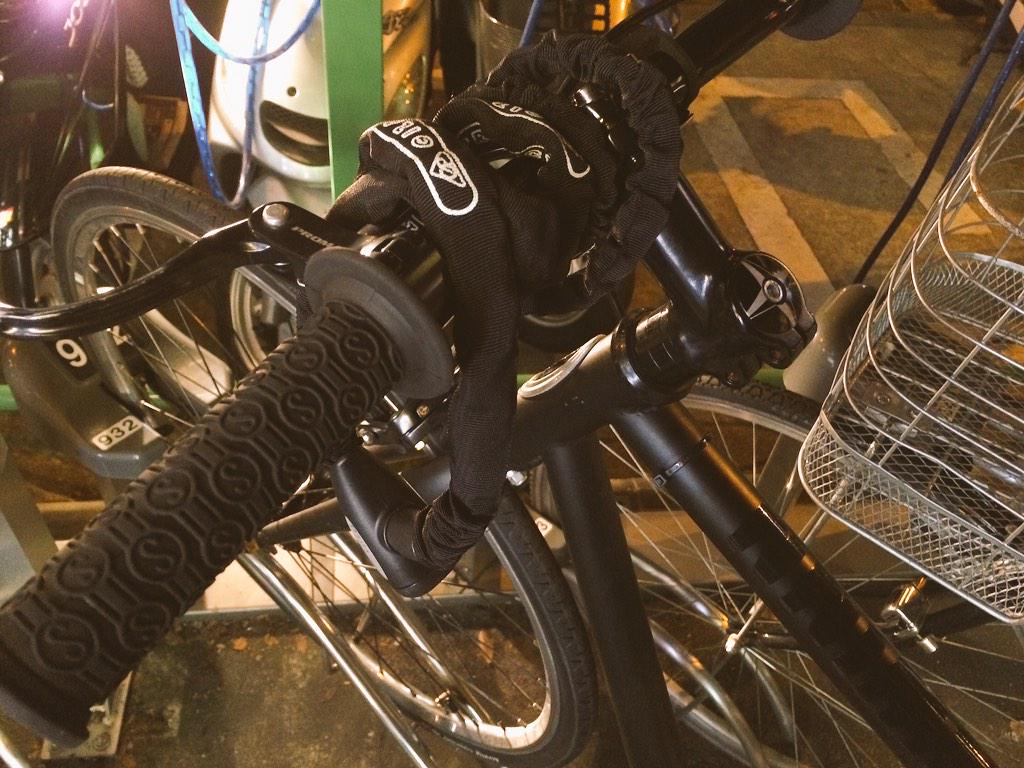 O Xrhsths 405 Sto Twitter 災難やけどネタにはなるわ 帰ろうとして自転車の鍵を開けて 自転車押したら こんなイタズラが 自分の鍵以外に鍵 全然訳分からんけどネタになるけん写メ イタズラ 自転車 大阪 お笑い ディープ Http T Co Cllubycv