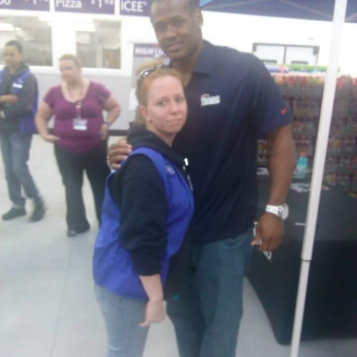 BlueEyeZZx's tweet photo. This was in warwick.RI the look on his face says it all..lmao I know I'm scary looking but dayyuum @Patriots http://t.co/X1ko5vx5ft
