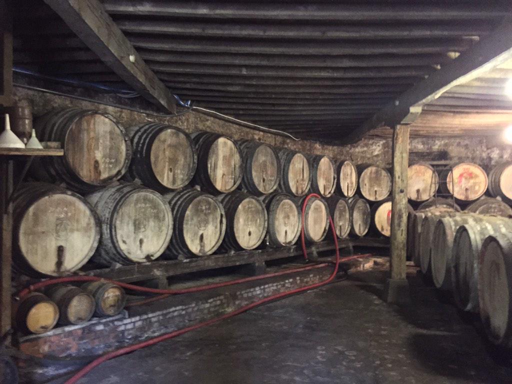 Más de 100 años haciendo vino bajo velo flor y no es en Jerez