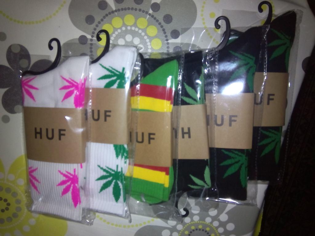 ModasKimberly's tweet photo. Hoy llegaba para una de nuestras #kimberleras este pack de calcetines #HUF 👌 http://t.co/HX0XqS0i90