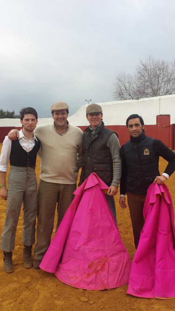 GRAN TARDE HOY EN LA PALMOSILLA Y GRAN DIMENSION DEL TORERO SEGUMOS ADELANTE
