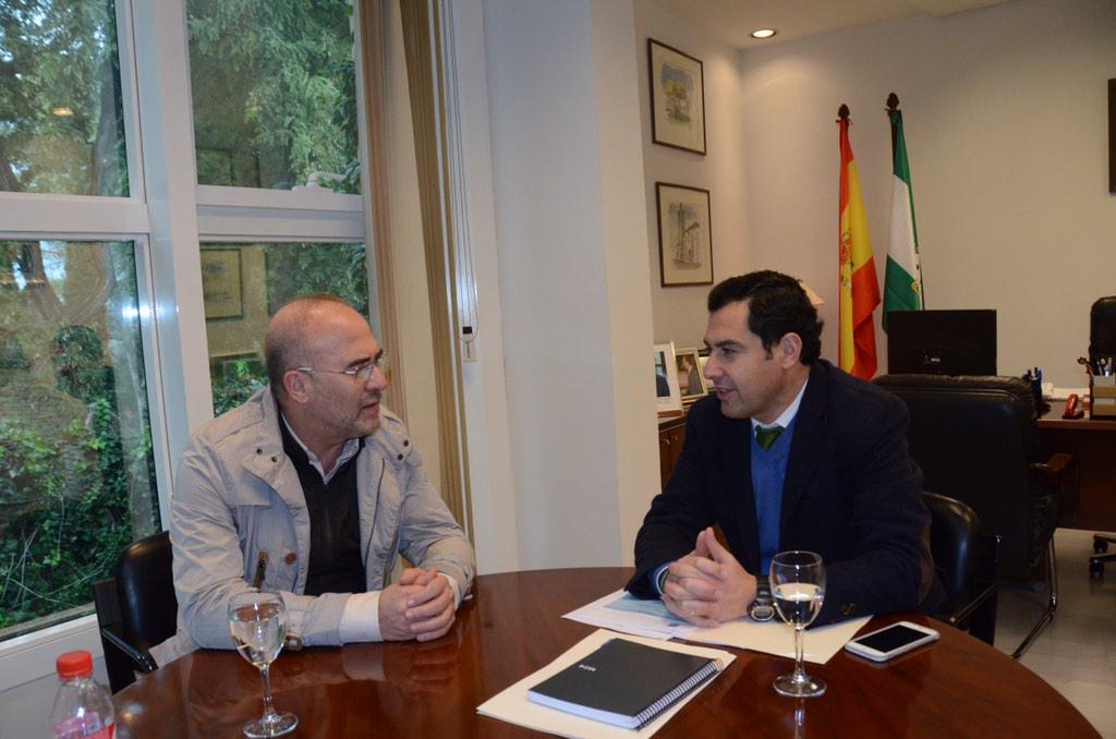 JuanMa_Moreno's tweet photo. Hoy me he reunido con distintos agentes sociales andaluces @CSIFAndalucia @ccooandalucia y @CEAes_ http://t.co/6DrYcKbNWe