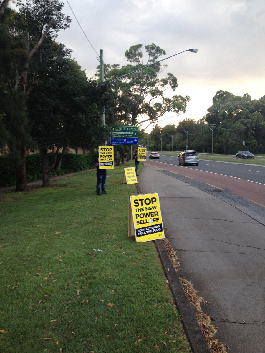 NSWPowerSellOff's tweet image. Photos from our high visibility campaigning this morning #nswpol #Penrith #Bluemountains #CentralCoast #Newcastle
