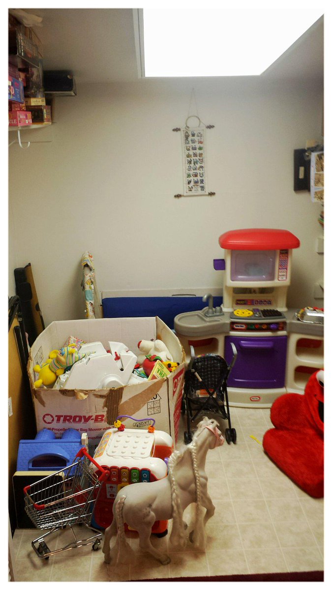 Nirvanza's tweet photo. Some before and after pics of a child's playroom.Added #space and #design to a very cramped space #organize #Nirvanza http://t.co/TT0DhjIEBP