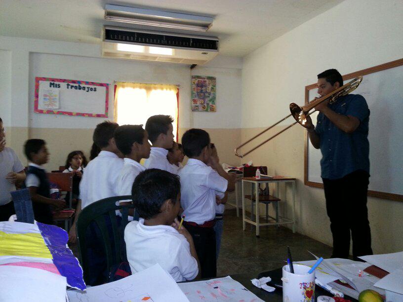 angelnava2's tweet photo. #RichardNava # 2F #1roB #U.E Jorge Guillermo Rothe #ElSistemaCumple40 #ElSistemaZulia @CabimasSinfonic @elsistema http://t.co/7iM8Iueo1s