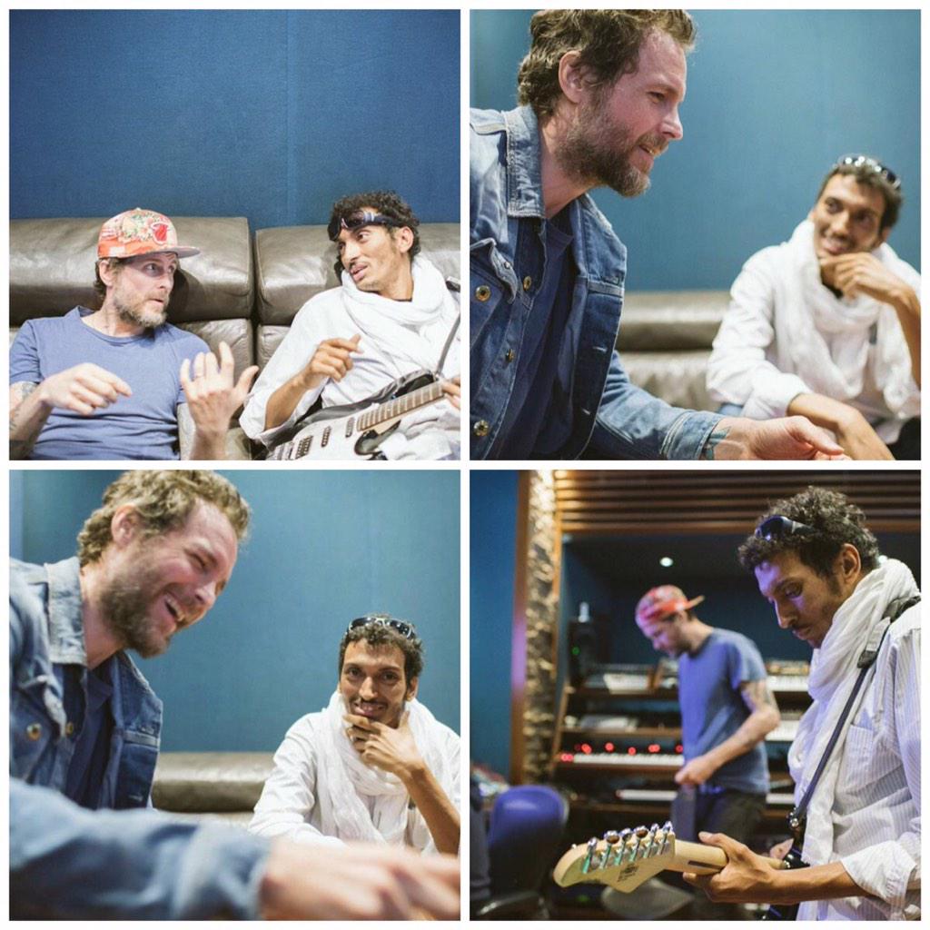 lorenzojova's tweet photo. #sialzailvento da #lorenzo2015cc feat. @BombinoOfficial https://t.co/LnMSWMAp2d http://t.co/xwDp3x7ur9