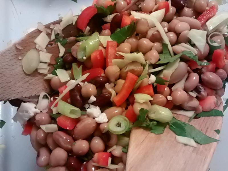 RousseauChoco's tweet photo. #stormEats @TwitCoast: We don't just eat chocolate... #nsstorm http://t.co/ehw1Ii9M3O