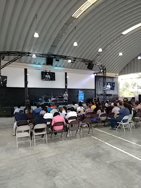 jaimefoote's tweet photo. Sesión 4, Jonathan Domingo, Fil.3:1-14 #gozoyfe #calvarychapel http://t.co/G0u4khMcge