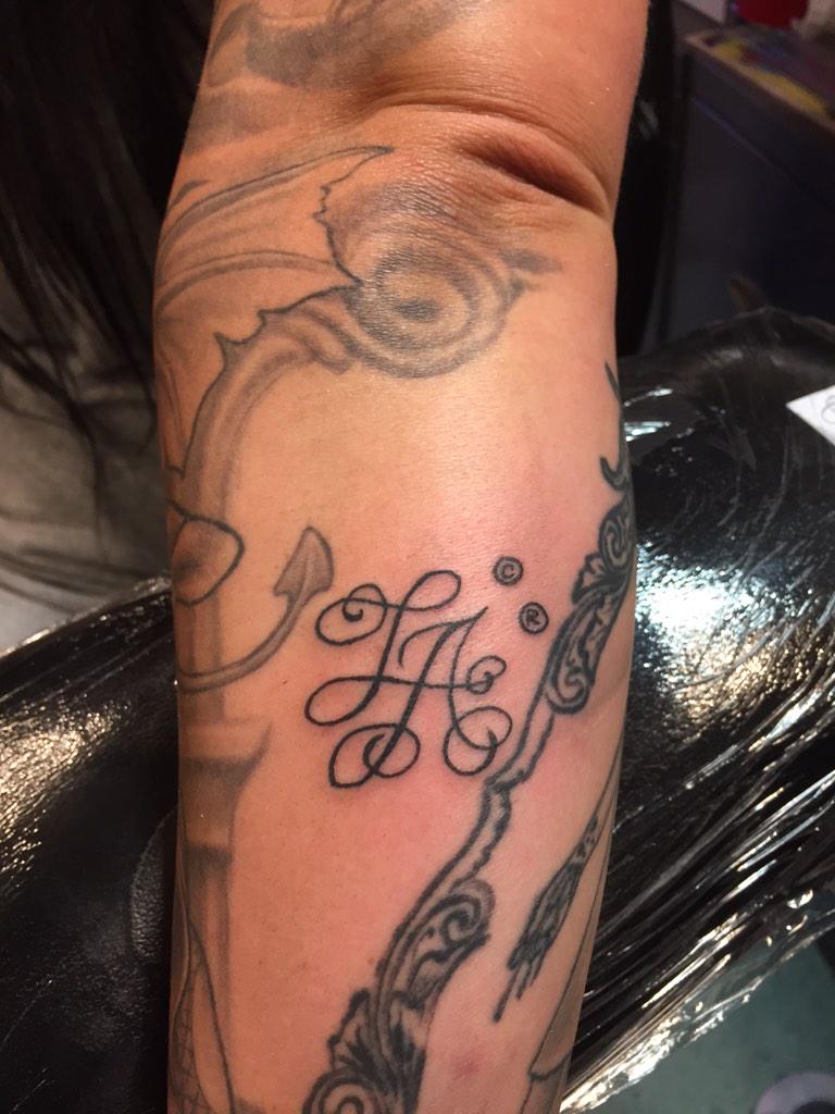 roccoftw22's tweet image. @mjmontana90 #la #latattoo #losangeles #aussiegirl #aussie #prettiestblueeyes #sexygirl #DREAMGIRL #SunsetStrip