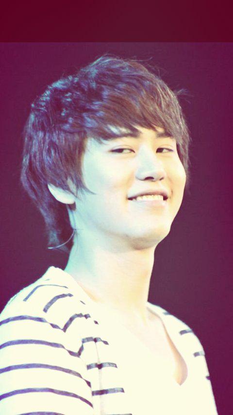 Happy birthday uri bombom magnae Cho Kyuhyun (^ ^) God bless you maaaann 