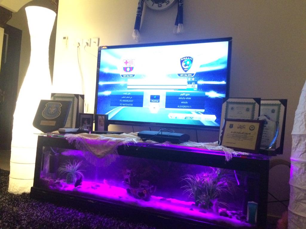 Uzivatel طناخه سبيعي Na Twitteru حوض سمك ابداعات تصميمي طاوله تلفزيون اسماك سمك احواض العرض ١٨٠سم الارتفاع ٤٠سم العمق ٣٠ سم Http T Co Gelmg69c4x