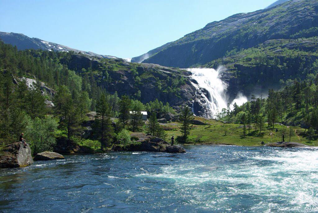 TrollAdventure's tweet photo. From our exclusive 4 day trek to Trolltunga. The unique waterfall valley Husedalen. #nofilter #hiking #norway http://t.co/AcLhKrdjLl