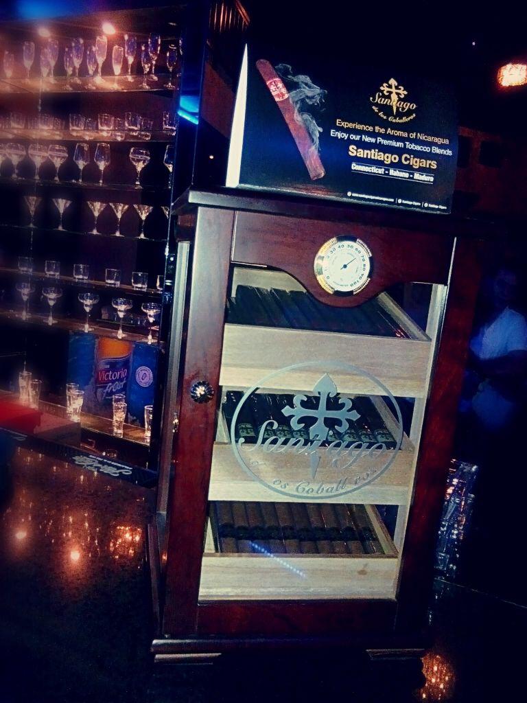 AltaBarNi's tweet photo. A todos los amantes del buen Puro los invitamos a disfrutar de la mejor calidad.

#SantiagoCigars

#OnlyAtAltaBar http://t.co/lL2MaOJ5dA