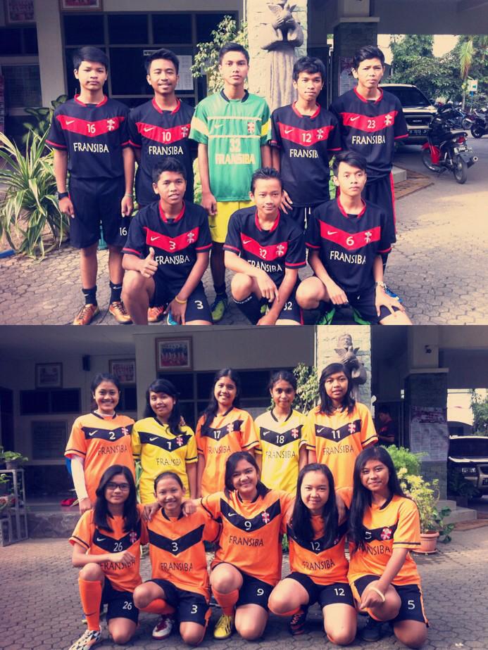 Fransib_Futsal's tweet photo. Semangat guys! *ciuminsatusatu* http://t.co/iGYnL3mCau