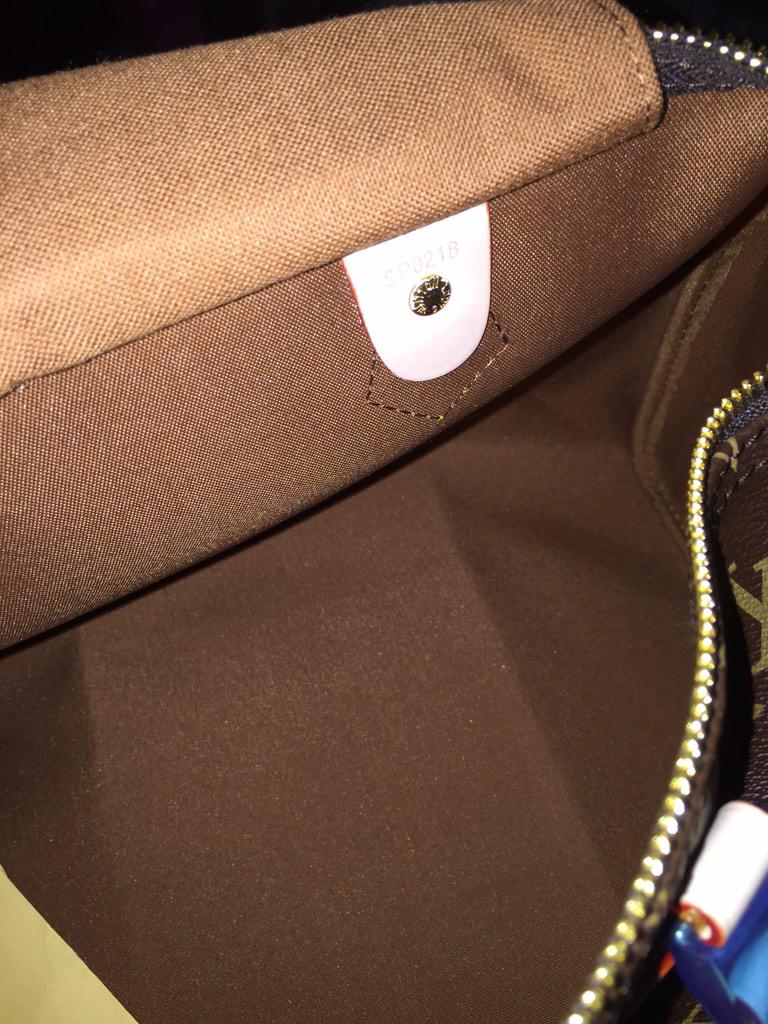 bagsilike's tweet photo. INSTOCK🌟speedy 35 🌟 $200 1:1 quality with date code💫 for invoices or purchase contact anyluxuryboutique@hotmail.com http://t.co/avY7pjzPgV