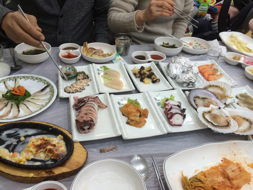 parkchw84's tweet photo. 간만에 코에 바람도 쐬고 즐거웠던 강원도 여행 그런나 간만에 장거리 운전으로 허리는 부셔질듯 아프다 ㅎ 그래도 즐거웠던 여행 http://t.co/OOYmwTB6VU