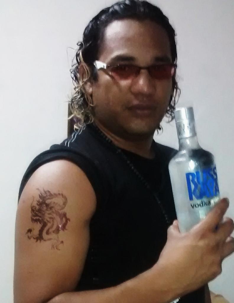 DOMINIALE's tweet image. Un vodkita para variar un pokito