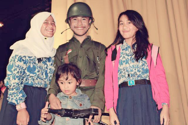 Sama <a href="/fahira_nurul25/">Nurull Fahira</a> , di taman budaya dago teahouse bandung 😁✌