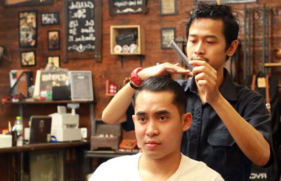 dkalongers's tweet photo. @depokhot @kabrdepok 
Bedanya Pangkas Rabut dab Barbershop simak brow>>>> http://t.co/pGCntpzY65 http://t.co/FIn0okOTuR
