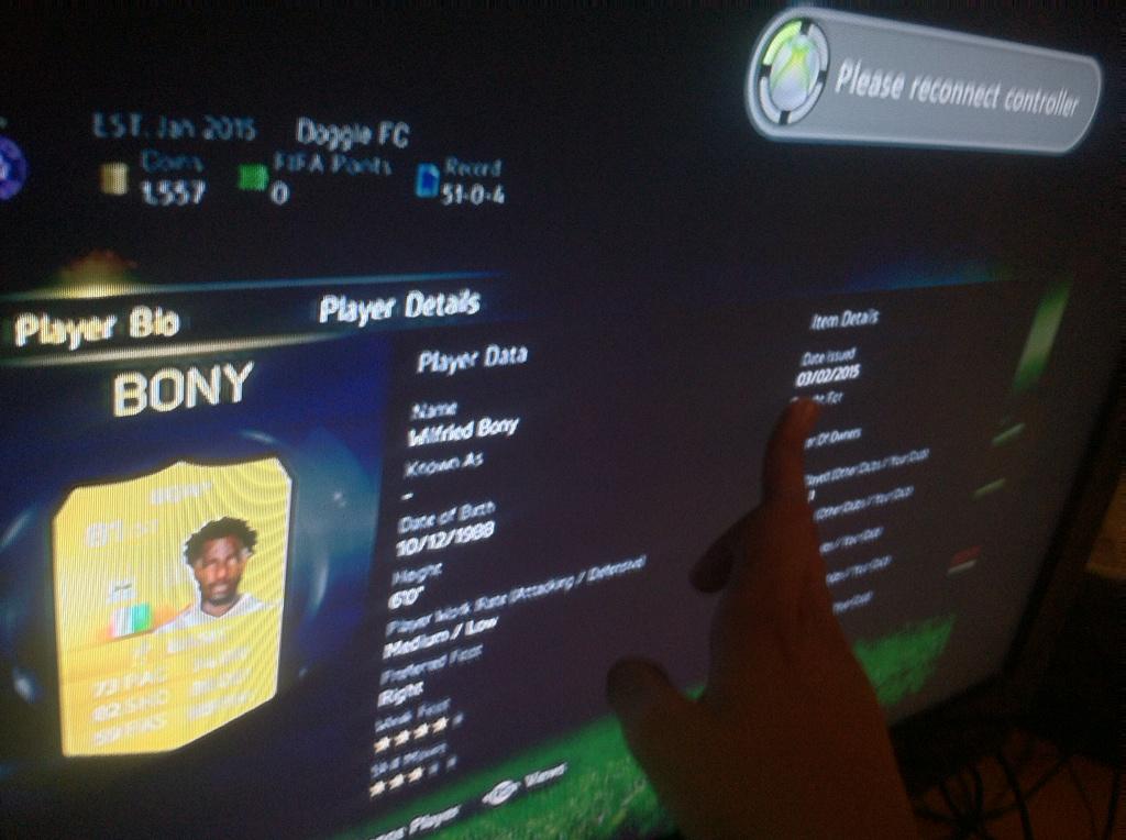 HiloJoste's tweet photo. I'm pointing at today's date shouldn't he be MOTM? @NepentheZ http://t.co/yxHDk8adfF