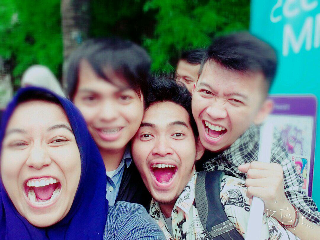 kia_sz's tweet photo. Heboh selfie bareng lumia @lumiaindonesia #LumiaontheroadJKT http://t.co/2Nd2zRkjyG