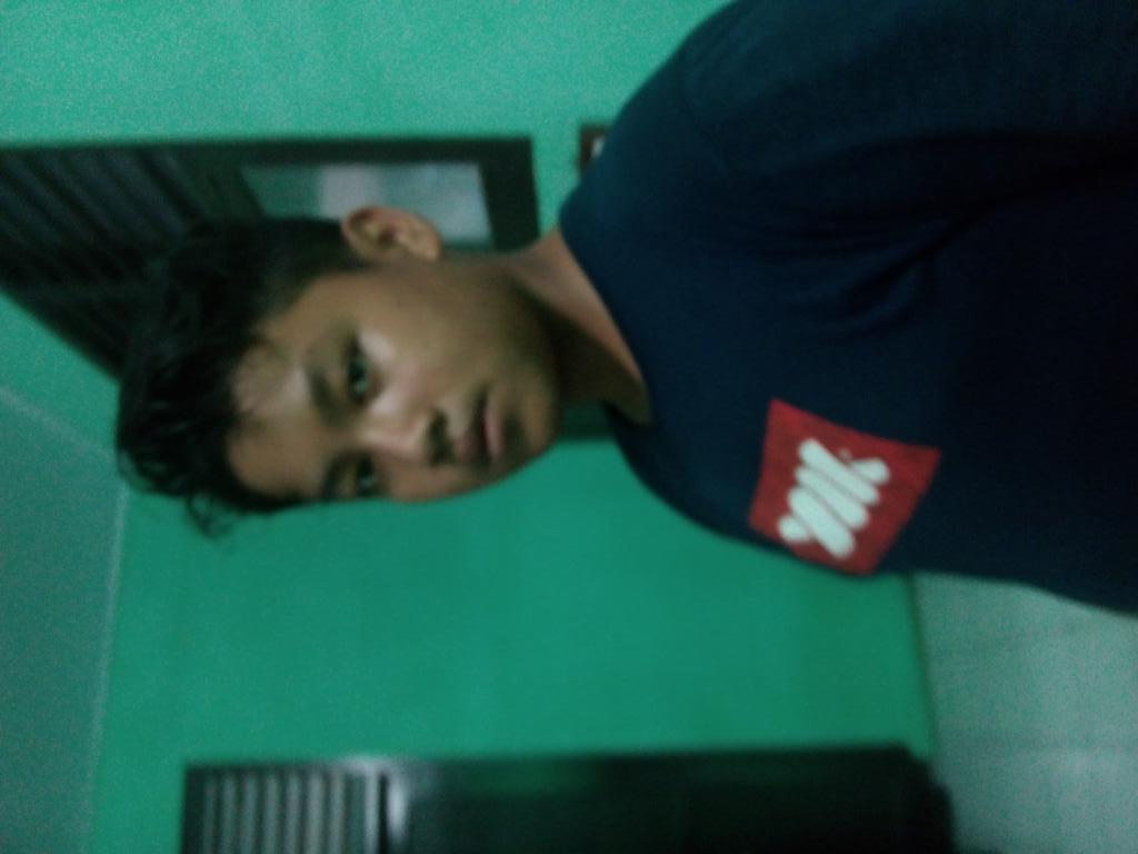 PMRunit8bgr's tweet photo. kaka ganteng tamfan dan berani ini anak pp lho.. @ilham_fadillh http://t.co/nwinXVeYnO