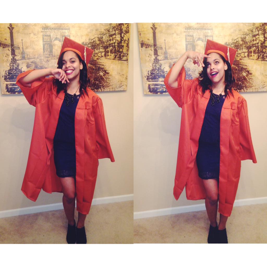 BossmaneChi's tweet image. Didn&apos;t forget what the real #goalsfor2015 was 🌺❤️ #goalsaccomplished