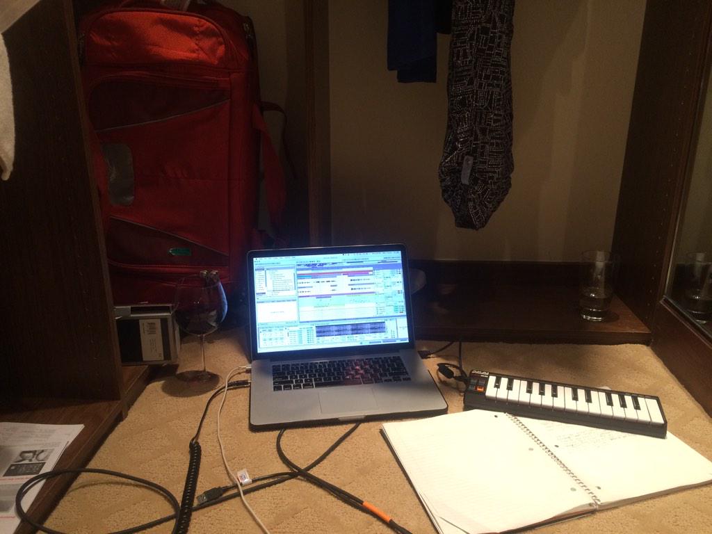 clairegeorge's tweet photo. #happyplace #inacloset #whoa #dreambig http://t.co/FCniP1P0DR
