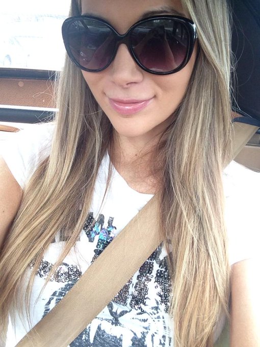 Hey alllllll! Sorry I didn't make it online today. I have strep throat 😢 hopefully I'll make it on tomorrow