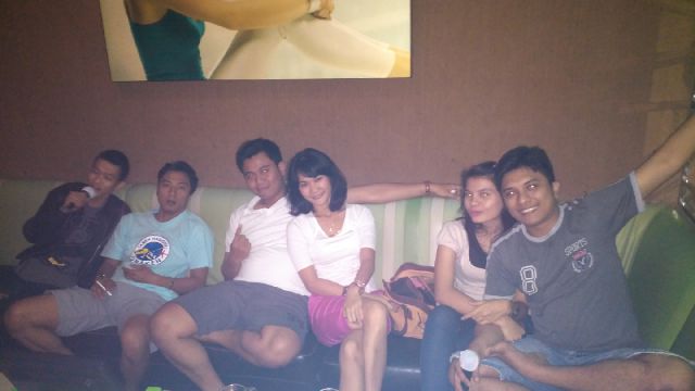 LiedyaSary's tweet photo. @Nav Bogor with @HansDesmond @bowoodjiun ,Heri,David,Anton,Samby simamora http://t.co/rs3pfrhPkc