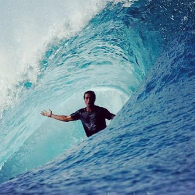 Our good friend Tuhiti Haumani took a heavy fall on a wave today after the #VolcomPipePro. Help us #Pray4Tuhiti🙏